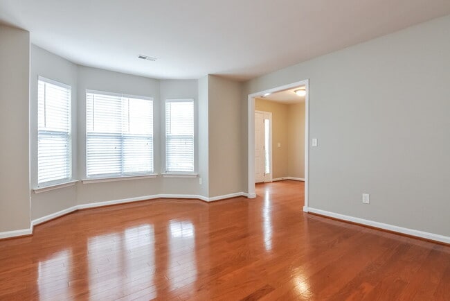 504 Pyracantha Dr in Holly Springs, NC - Building Photo - Building Photo