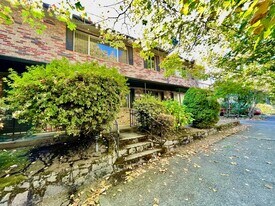 1303-1311 NE 24th Ave in Portland, OR - Building Photo