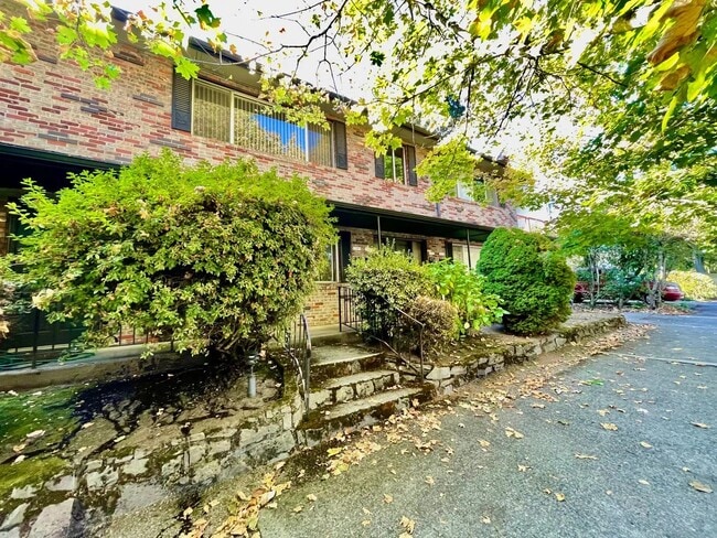 1303-1311 NE 24th Ave