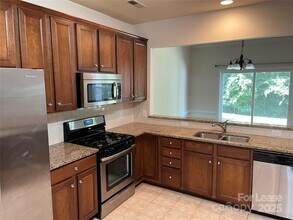 15400 Canmore Street in Charlotte, NC - Building Photo - Building Photo