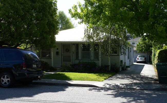 935-937 Menlo Ave in Menlo Park, CA - Building Photo - Building Photo