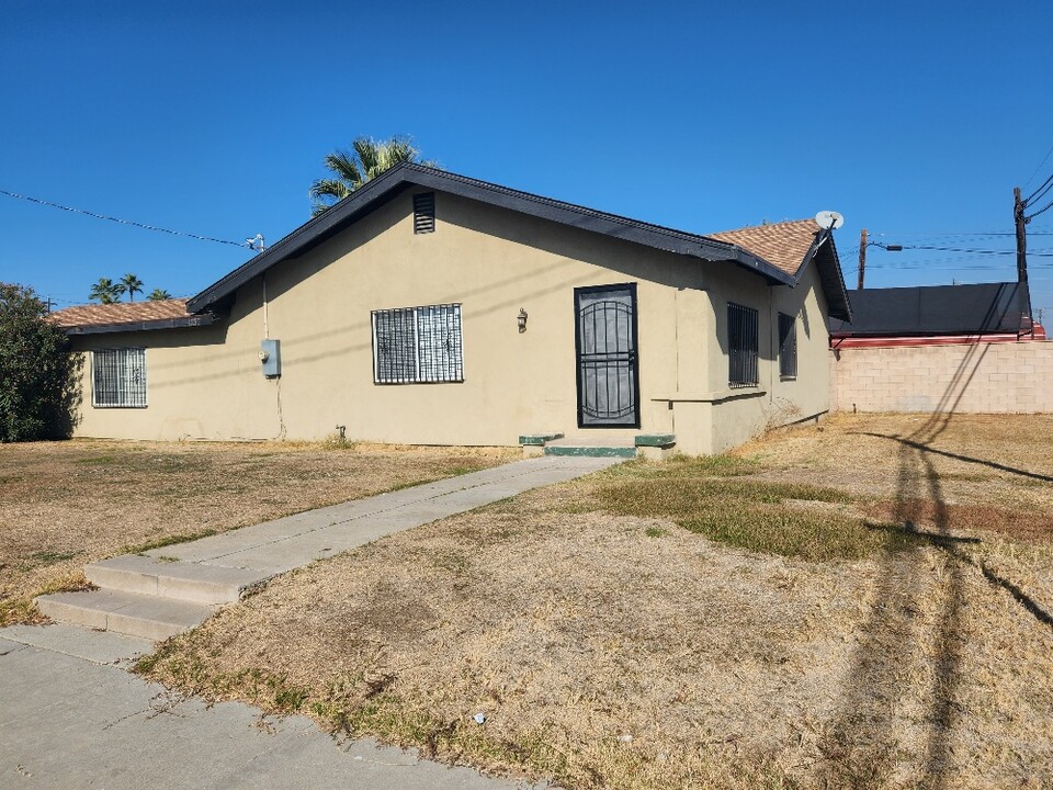 1232 E 19th St in Bakersfield, CA - Building Photo