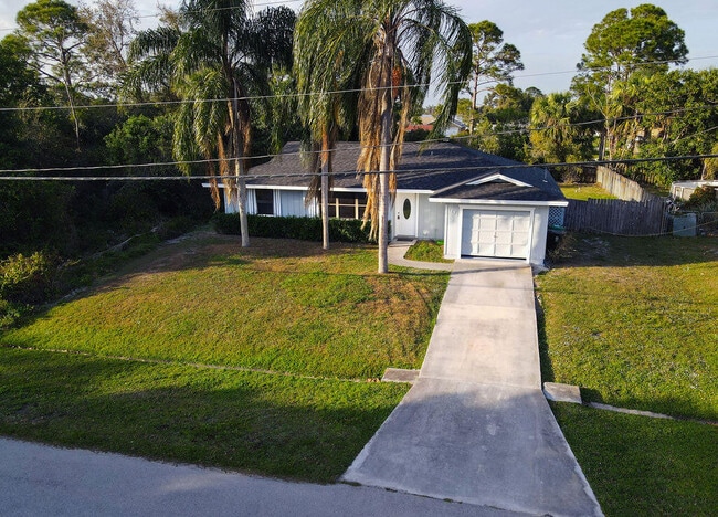 1181 SW Sarto Ln in Port St. Lucie, FL - Building Photo - Building Photo