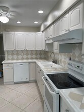330 NE 42nd Ct in Oakland Park, FL - Building Photo - Building Photo