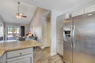 2851 S Valley View Blvd, Unit 1016 in Las Vegas, NV - Building Photo - Building Photo