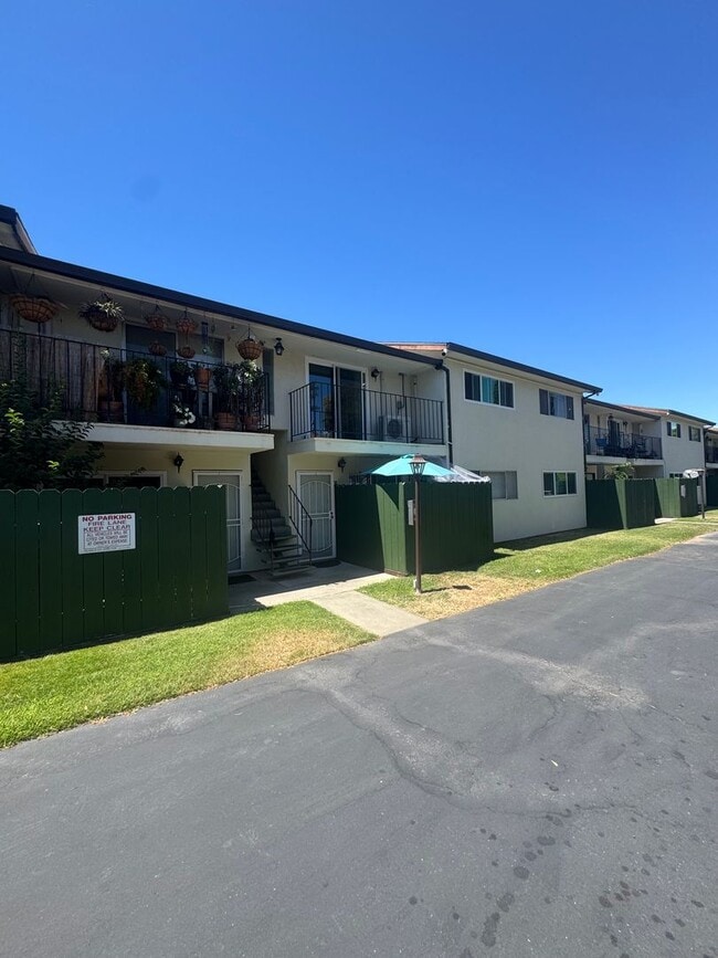 property at 2761 Larkspur Ln
