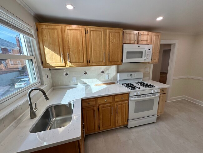 170 Summit Ave, Unit 2