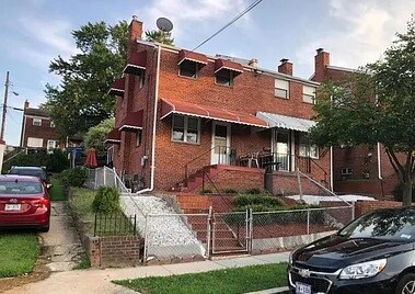 4257 H St SE in Washington, DC - Building Photo