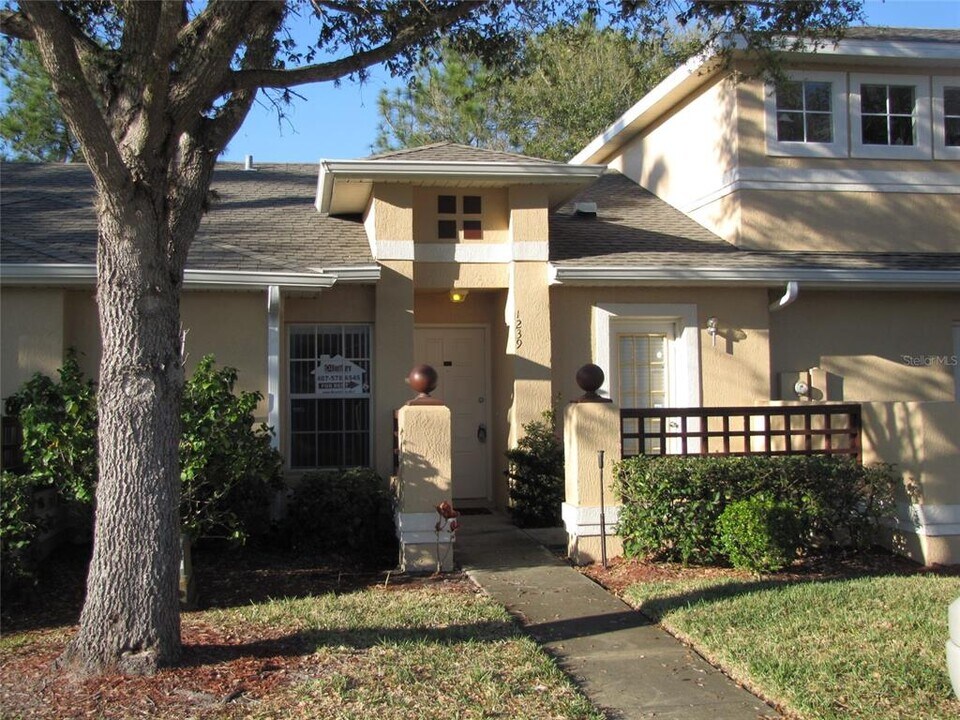1239 Lucaya Cir in Orlando, FL - Foto de edificio