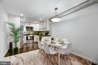 919 Eastern Ave in Baltimore, MD - Building Photo - Building Photo