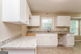 1420 Denfield Ct in Lithonia, GA - Building Photo - Building Photo