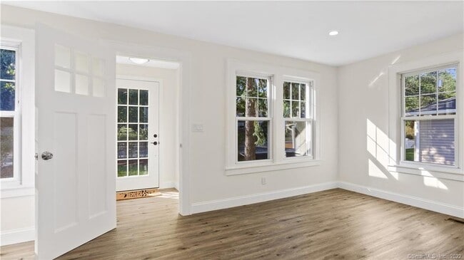 207 West Ave in Darien, CT - Building Photo - Building Photo