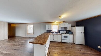 124 Delta Ave in Bismarck, ND - Building Photo - Building Photo