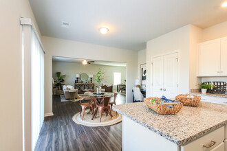 9121 Sunrise Crk Dr in Leland, NC - Building Photo - Building Photo