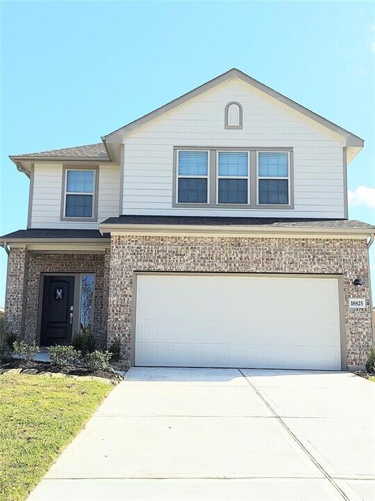 18825 Amaro Hills Dr in Roman Forest, TX - Building Photo
