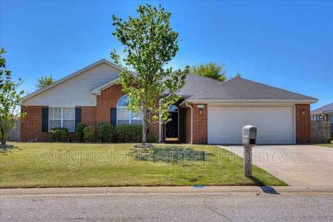 207 Taylor Cir in Grovetown, GA - Building Photo - Building Photo