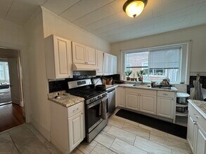 809 Washington St in Brookline, MA - Foto de edificio - Building Photo