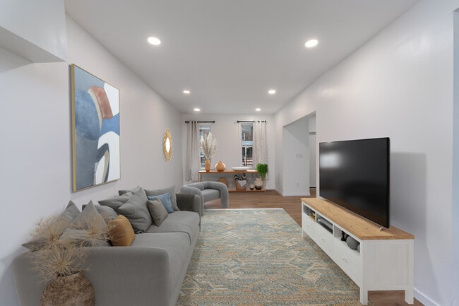property at 5117 Queensberry Ave
