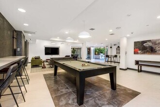 455 S Kenmore Ave in Los Angeles, CA - Building Photo - Building Photo