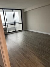 500 Duplex Av in Toronto, ON - Building Photo - Building Photo