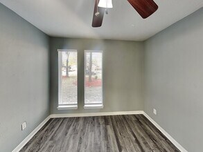 2142 Oak Shores Dr in Humble, TX - Building Photo - Building Photo