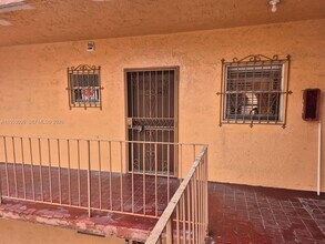 440 E 23rd St in Hialeah, FL - Foto de edificio - Building Photo