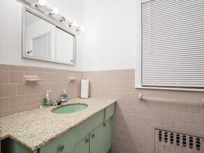 68 Apthorp St in Quincy, MA - Building Photo - Building Photo