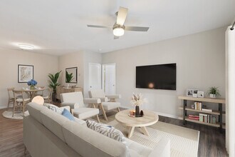 Cross Creek at Murfreesboro in Murfreesboro, TN - Building Photo - Building Photo