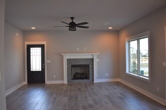 652 N Malbec Rd in Fayetteville, AR - Building Photo - Building Photo