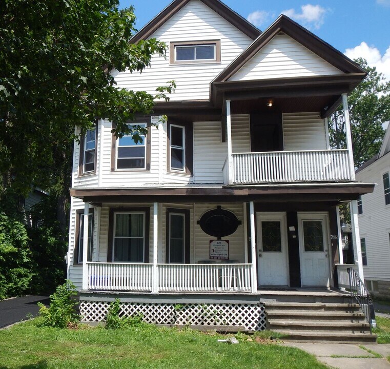 725 Livingston Ave in Syracuse, NY - Building Photo