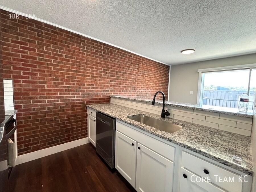 4726 Belleview Ave, Unit 10 in Kansas City, MO - Building Photo