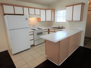 7529 Foxwerth Dr in Wilmington, NC - Building Photo - Building Photo