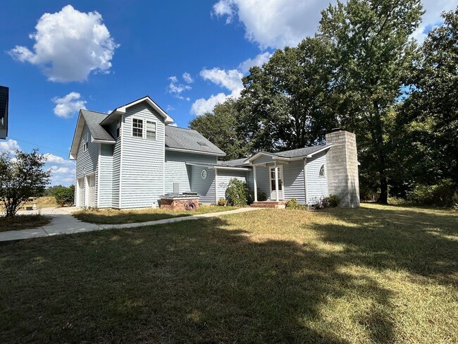 310 Macks Dr in Pembroke, NC - Building Photo - Building Photo