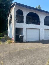 6111 Glen Mary Ln SE, Unit D in Lacey, WA - Building Photo - Building Photo