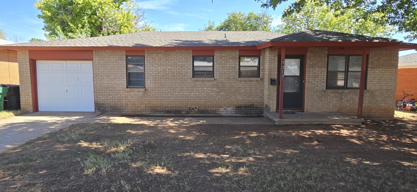 1213 Cheryl Dr in Burkburnett, TX - Building Photo