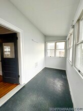 15 Edgecliff Rd in Watertown, MA - Foto de edificio - Building Photo