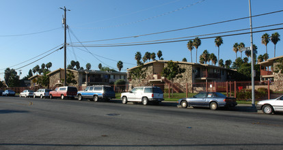 Valley Palms Apartments in San Jose, CA - Building Photo - Building Photo