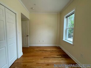 3 Chauncy St, Unit 4 in Cambridge, MA - Foto de edificio - Building Photo