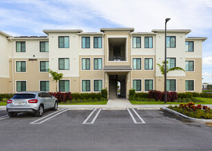 Coral Bay Cove in Homestead, FL - Foto de edificio - Building Photo