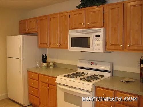 105 Westgate Dr, Unit 7 in Burlington, MA - Foto de edificio - Building Photo