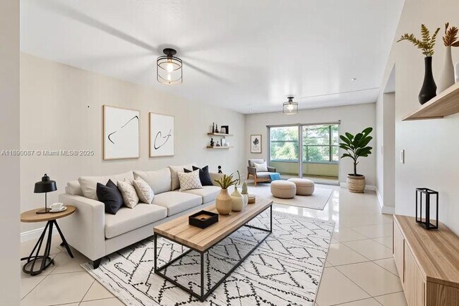 900 SW 125th Way in Pembroke Pines, FL - Building Photo - Building Photo
