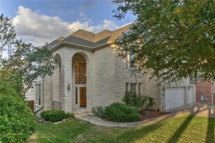 10644 Bramblecrest Dr in Austin, TX - Building Photo