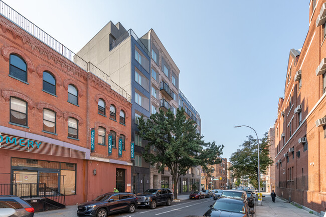 Rose Castle Apartments in Brooklyn, NY - Foto de edificio - Building Photo