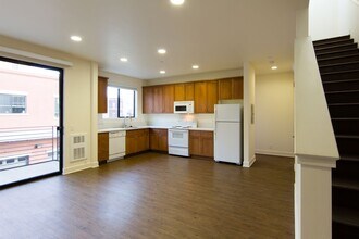 Roundhouse Place in San Luis Obispo, CA - Foto de edificio - Interior Photo