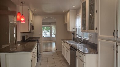 1210 Camino Capistrano in Roseville, CA - Building Photo - Building Photo