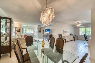 12547 Imperial Isle Dr, Unit 208 in Boynton Beach, FL - Foto de edificio - Building Photo