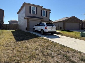 709 Yearwood Ln in Jarrell, TX - Building Photo - Building Photo