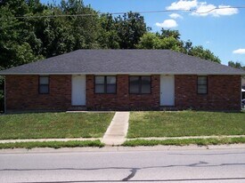 411 N Ridgeview Dr in Warrensburg, MO - Building Photo