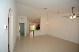 14 Unimay Ct in Palm Coast, FL - Building Photo - Building Photo