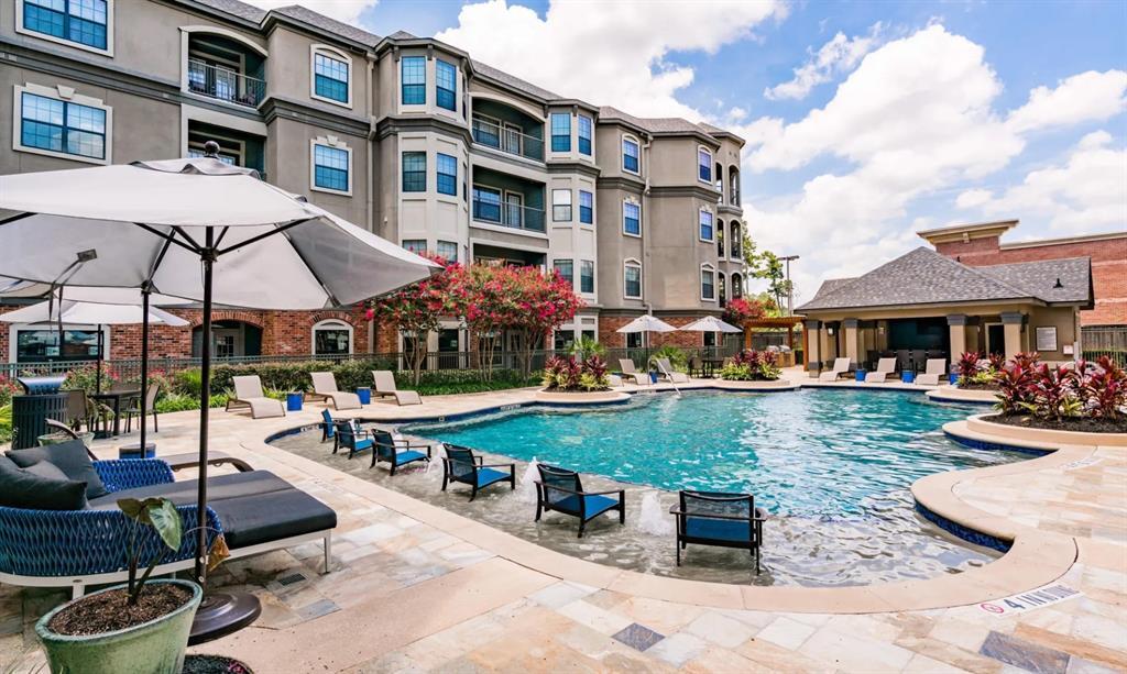 4855 Magnolia Cove Dr in Houston, TX - Building Photo